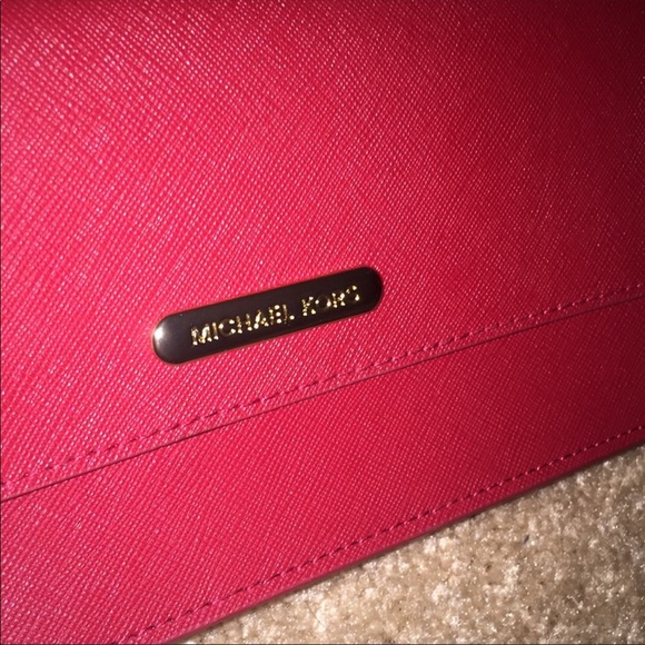 New Michael Kors clutch - Picture 4 of 4